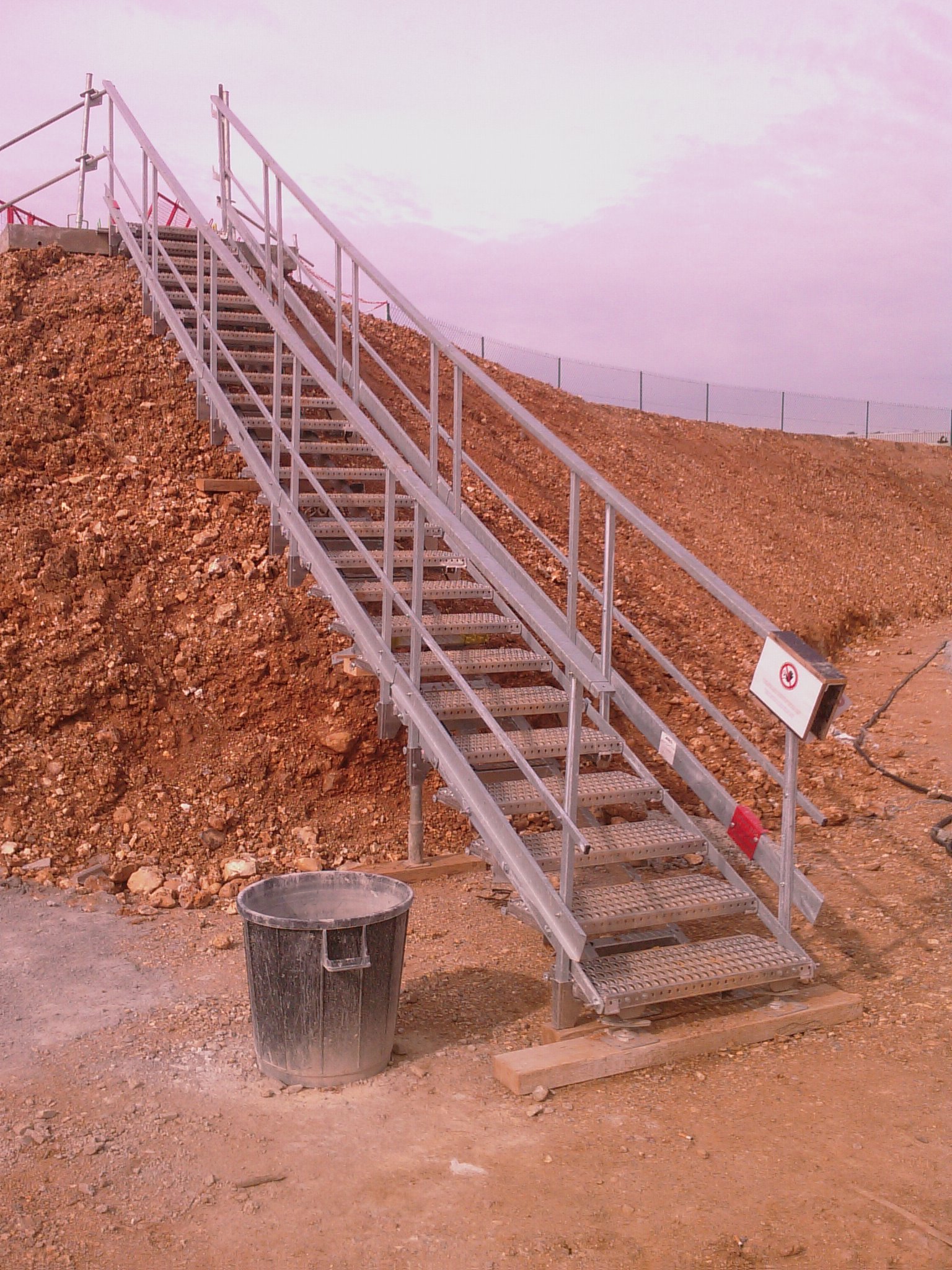 ESCALIER MODULAIRE D ACCES PROVISOIRE SAGERET Base de données